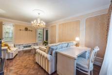 Школа ремонта на телеканале ТНТ | серия "Версаль на улице Свободы" – фото 4