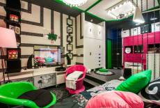 Школа ремонта на канале ТНТ | серия "Девичий Клуб" и снова жидкие обои – фото 7