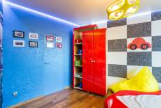 Жидкие обои в "Школе ремонта", серия "Автодетская" – фото 6