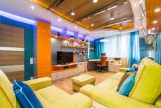 жидкие обои в Школе ремонта на канале ТНТ | выпуск "Каюта радости" – фото 19